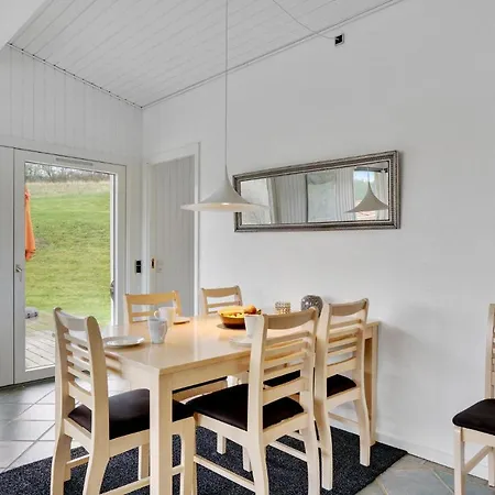 3 Bedroom Lovely In 科灵