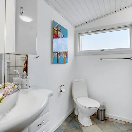 3 Bedroom Lovely In 科灵